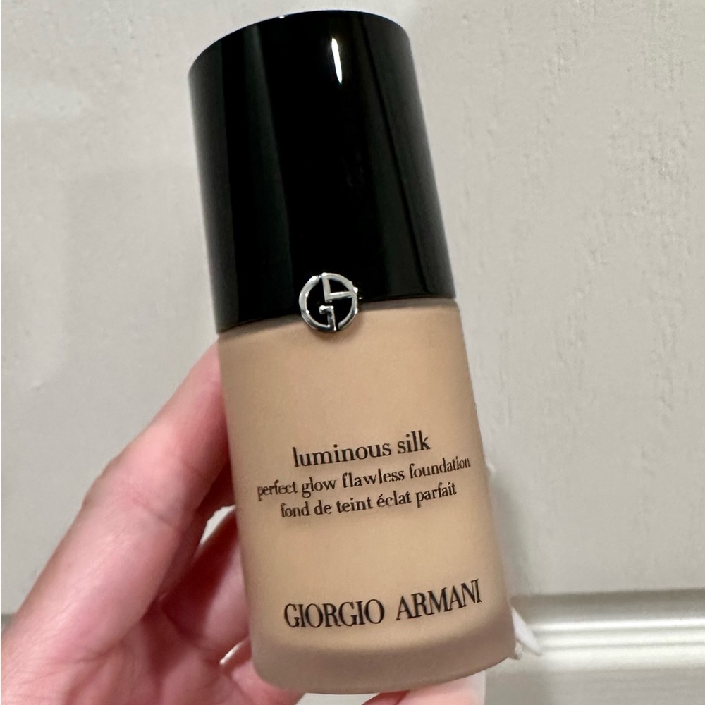 NWOB Armani Luminous Silk Foundation in 3.5